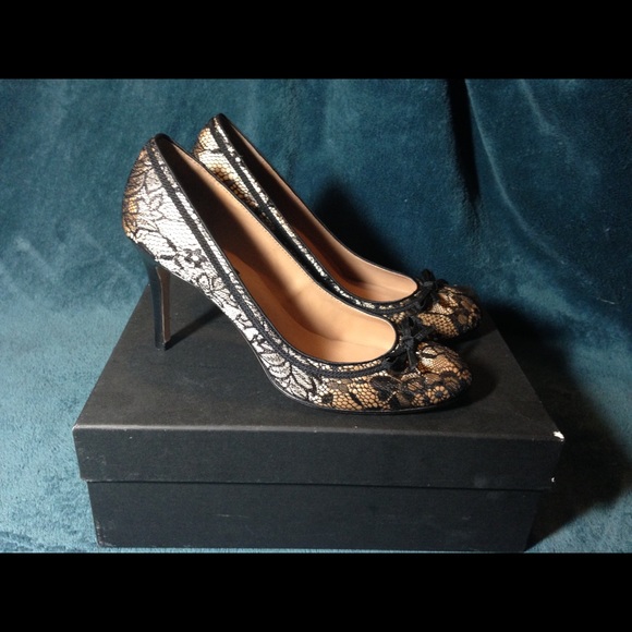 Ann Taylor Nude Satin with Lace Overlay 7.5 Heels - Picture 3 of 8